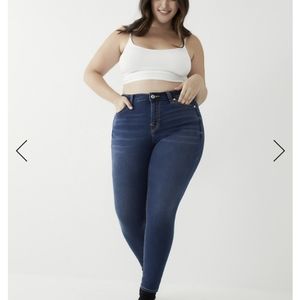 Women's Tru Religion Curvy Mid Rise Skinny Jeans !